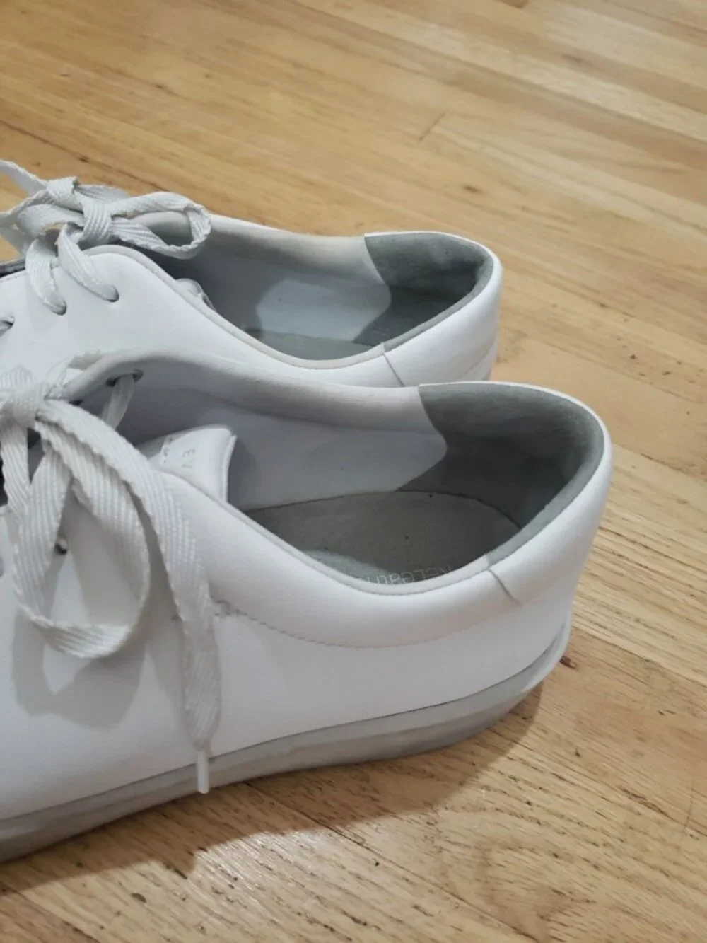 Everlane Releather Tennis Shoe White Unisex W12 M10 Classic Recycled Preppy